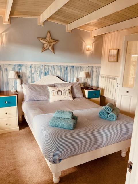 Blankednick Boltholes - 3 Beautiful Family Or Couples Cornish Getaways Villa Truro Exterior photo